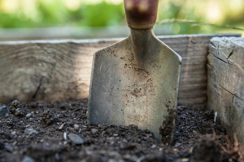 garden spade soil